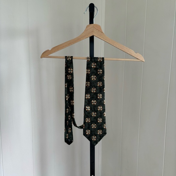 Vintage Guess Imported Silk Made in USA Green Geometric Tie Mens 58” L 4” W - Picture 2 of 7